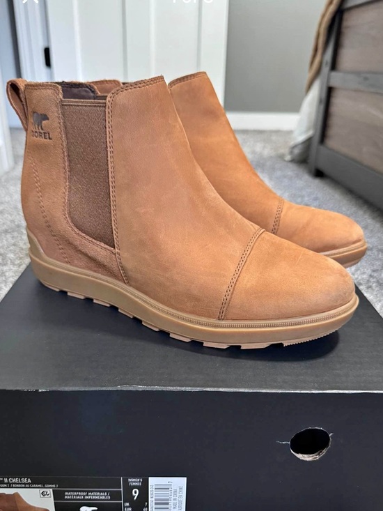 Sorel Shoes - Sorel Evie II Chelsea Boots Size 9